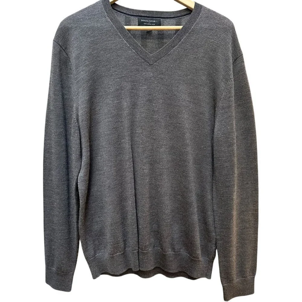 Banana Republic Merino Wool Sweater Gray Preppy Light Academia Casual V Neck‎ LG
